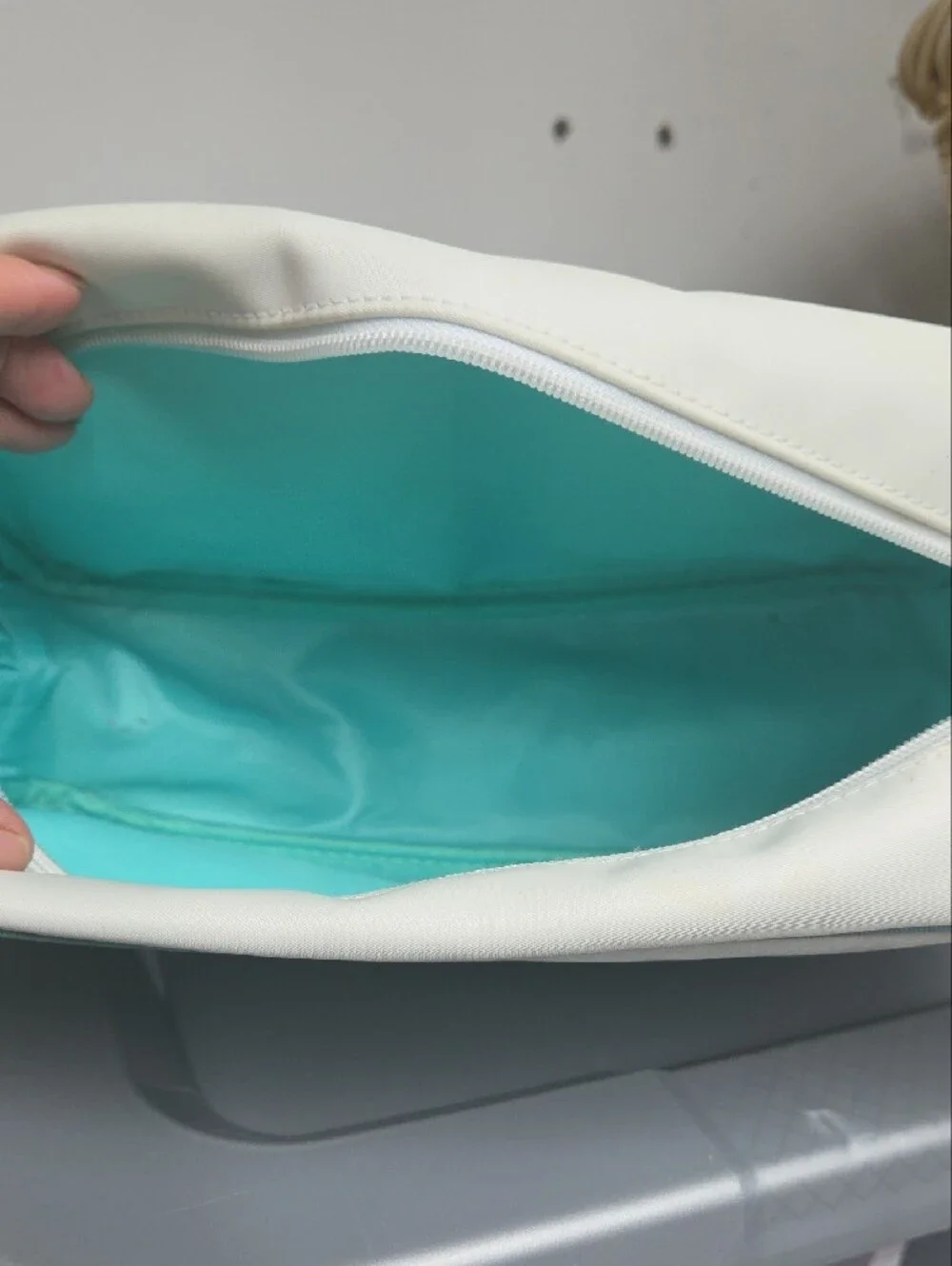 Estee Lauder White Cosmetic Bag with Mint Trim